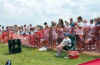 crowd121.jpg (31901 bytes)